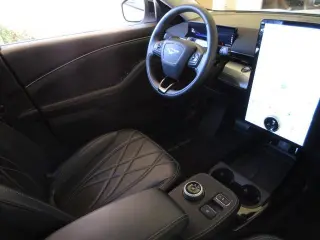 Ford Mustang Mach-E 2023 Select 4dr SUV