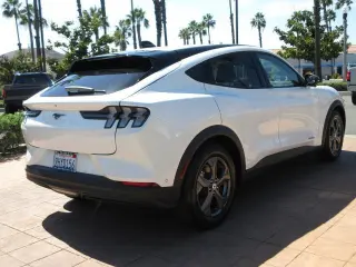 Ford Mustang Mach-E 2023 Select 4dr SUV