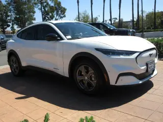 Ford Mustang Mach-E 2023 Select 4dr SUV