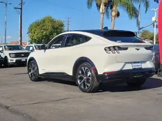 Ford Mustang Mach-E 2023 Premium 4dr SUV