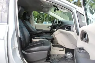 Chrysler Pacifica Híbrido enchufable 2024 Select 4dr Mini-Van