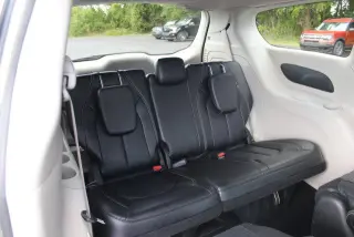 Chrysler Pacifica Híbrido enchufable 2024 Select 4dr Mini-Van