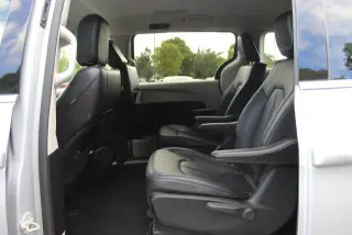Chrysler Pacifica Híbrido enchufable 2024 Select 4dr Mini-Van