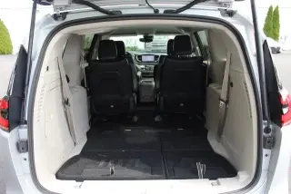 Chrysler Pacifica Híbrido enchufable 2024 Select 4dr Mini-Van