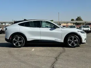 Ford Mustang Mach-E 2023 Premium 4dr SUV