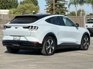 Ford Mustang Mach-E 2023 Premium 4dr SUV