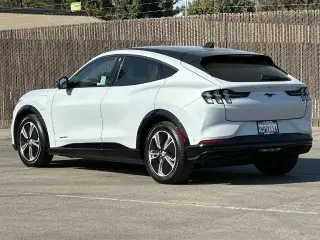 Ford Mustang Mach-E 2023 Premium 4dr SUV