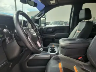 GMC Sierra 3500HD 2020 4x4 AT4 4dr Crew Cab SB SRW