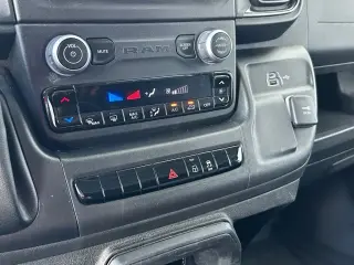Ram ProMaster 2023 2500 159 WB 3dr Tech Roof Alta Furgón de Carga