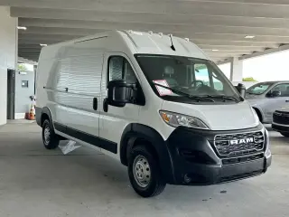 Ram ProMaster 2023 2500 159 WB 3dr Tech Roof Alta Furgón de Carga