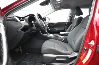 Toyota RAV4 2021 LE 4dr SUV