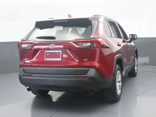 Toyota RAV4 2021 LE 4dr SUV