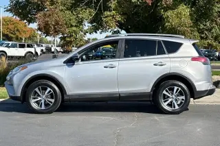 Toyota RAV4 2017 AWD XLE 4 puertas SUV