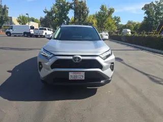 Toyota RAV4 2025 AWD XLE Premium 4dr SUV