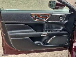 Lincoln Continental 2019 AWD Reserve 4dr Sedán