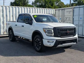 Nissan Titan 2022 4x4 PRO-4X 4dr Crew Cab 5.6 ft. SB