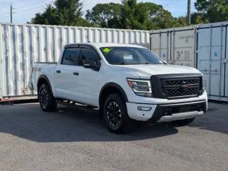 Nissan Titan 2022 4x4 PRO-4X 4dr Crew Cab 5.6 ft. SB