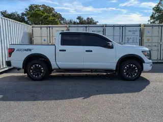 Nissan Titan 2022 4x4 PRO-4X 4dr Crew Cab 5.6 ft. SB