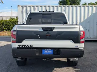 Nissan Titan 2022 4x4 PRO-4X 4dr Crew Cab 5.6 ft. SB