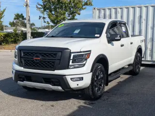 Nissan Titan 2022 4x4 PRO-4X 4dr Crew Cab 5.6 ft. SB
