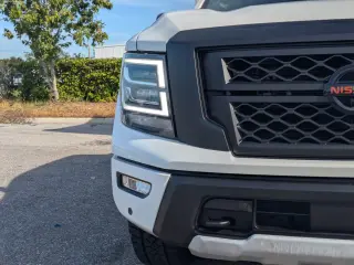 Nissan Titan 2022 4x4 PRO-4X 4dr Crew Cab 5.6 ft. SB