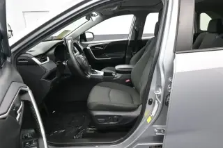 Toyota RAV4 2022 XLE 4dr SUV