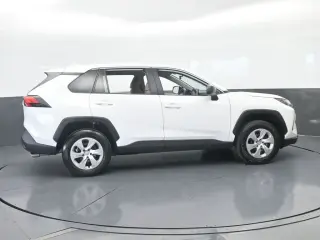 Toyota RAV4 2025 LE 4dr SUV