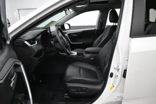 Toyota RAV4 2025 XLE Premium SUV de 4 puertas