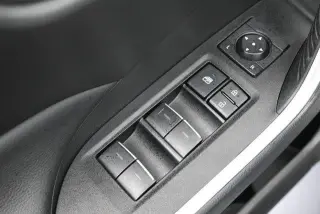 Toyota RAV4 2025 XLE Premium SUV de 4 puertas