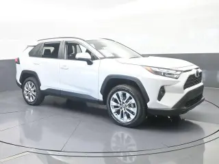 Toyota RAV4 2025 XLE Premium SUV de 4 puertas