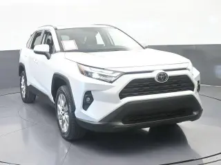 Toyota RAV4 2025 XLE Premium SUV de 4 puertas