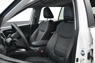 Toyota RAV4 2025 XLE Premium SUV de 4 puertas