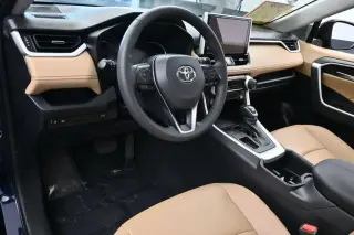 Toyota RAV4 2025 XLE Premium 4dr SUV