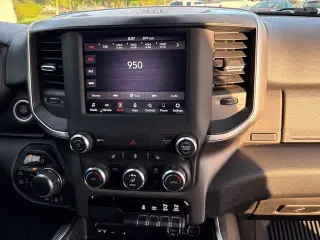 Ram 1500 2019 4x4 Big Horn 4dr Crew Cab 5.6 ft. SB Pickup