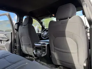 Ram 1500 2022 4x4 Big Horn 4dr Crew Cab 5.6 ft. SB Pickup