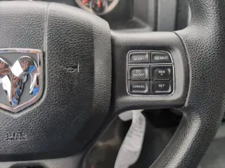Ram 1500 2016 4x4 Tradesman Cabina Doble 5.5 pies SB Camioneta