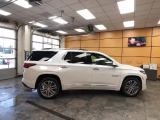 Chevrolet Traverse 2023 4x4 High Country 4dr SUV