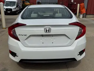 Honda Civic 2018 LX 4 puertas Sedán CVT