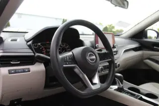 Nissan Altima 2025 2.5 SV 4dr Sedán