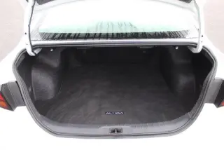 Nissan Altima 2025 2.5 SV 4dr Sedán