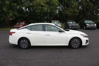 Nissan Altima 2025 2.5 SV 4dr Sedán