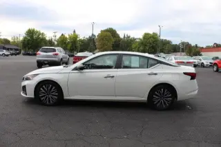 Nissan Altima 2025 2.5 SV 4dr Sedán