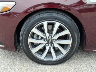 Lincoln Continental 2017 tracción en las cuatro ruedas Premiere 4d Sedán