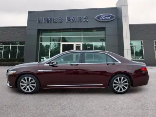 Lincoln Continental 2017 tracción en las cuatro ruedas Premiere 4d Sedán