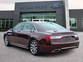 Lincoln Continental 2017 tracción en las cuatro ruedas Premiere 4d Sedán