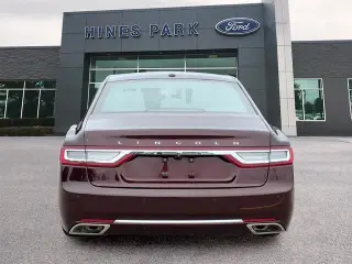 Lincoln Continental 2017 tracción en las cuatro ruedas Premiere 4d Sedán