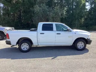 Ram 1500 2018 4x2 Express 4dr Crew Cab 5.5 ft. SB Pickup