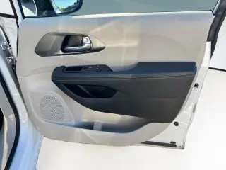 Chrysler Pacifica Híbrido enchufable 2024 Select 4dr Mini-Van