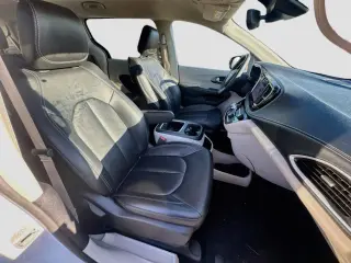 Chrysler Pacifica Híbrido enchufable 2024 Select 4dr Mini-Van