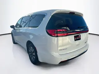 Chrysler Pacifica Híbrido enchufable 2024 Select 4dr Mini-Van